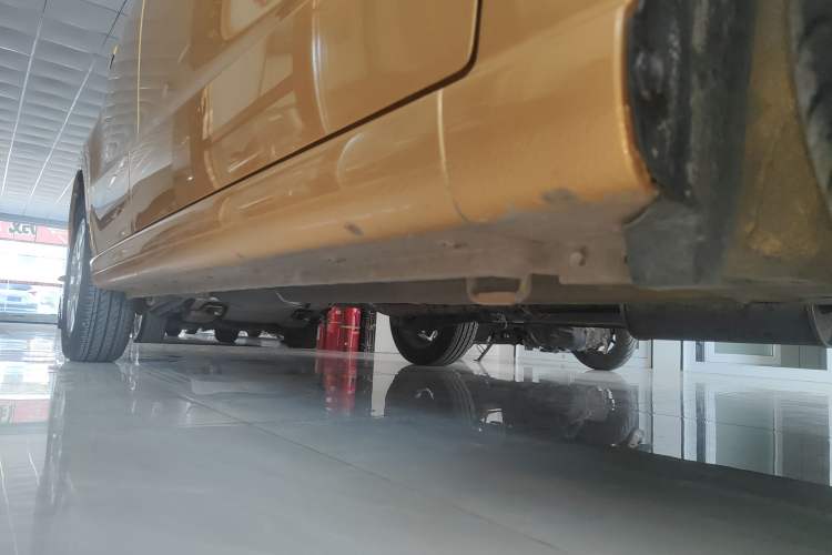 Used Suzuki Alto 2013 1.0L Manual Luxury Model Right Side Sill