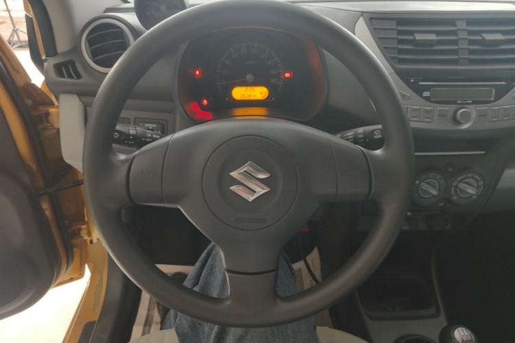 Used Suzuki Alto 2013 1.0L Manual Luxury Model Steering Wheel