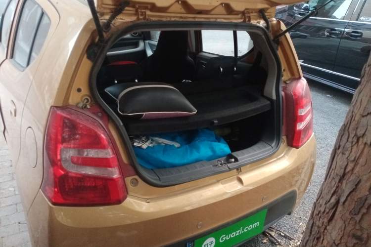 Used Suzuki Alto 2013 1.0L Automatic Luxury Model Trunk