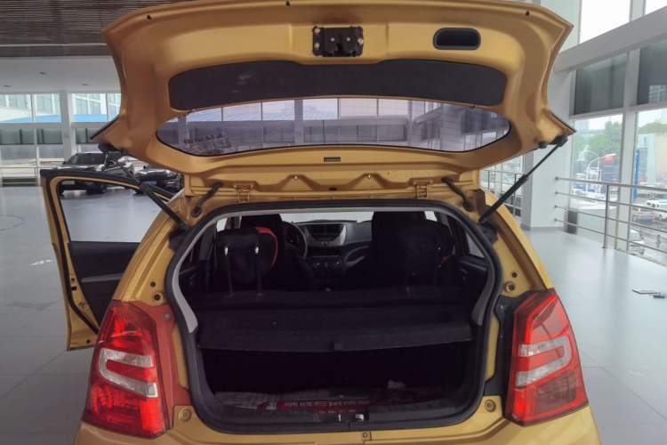 Used Suzuki Alto 2013 1.0L Automatic Luxury Model Trunk