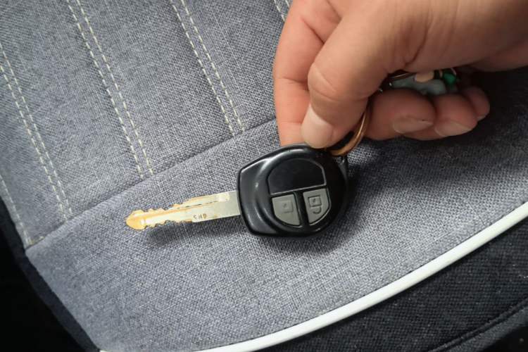 Used Suzuki Alto 2013 1.0L Automatic Luxury Model Vehicle Key