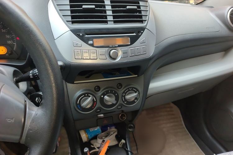 Used Suzuki Alto 2015 1.0L Manual Limited Edition Audio And AC Panel