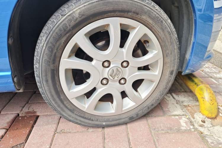 Used Suzuki Alto 2015 1.0L Manual Limited Edition Right Front Wheel Hub