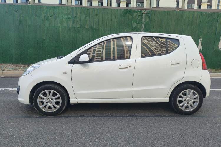 Used Suzuki Alto 2015 1.0L Automatic Limited Edition Exterior 4