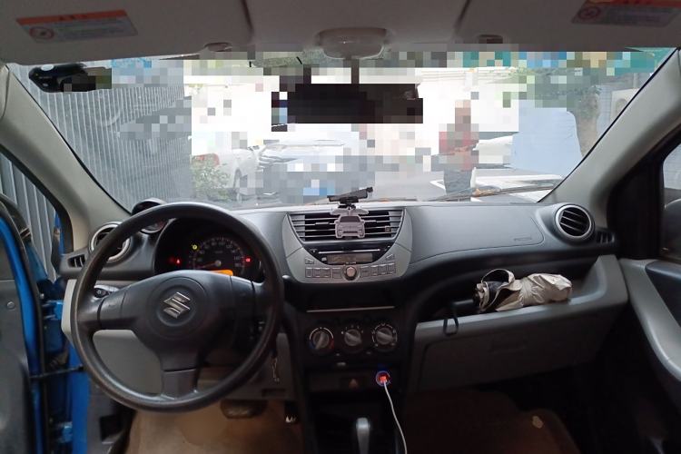 Used Suzuki Alto 2016 1.0L Automatic Deluxe Xuan Dong Edition Center Console