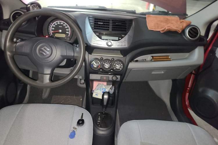 Used Suzuki Alto 2016 1.0L Automatic Deluxe Xuan Dong Edition Center Console