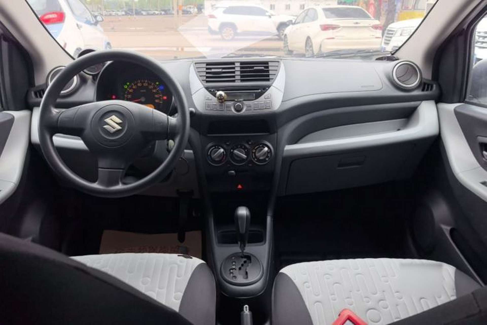 Used Suzuki Alto 2016 1.0L Automatic Deluxe Xuan Dong Edition Center Console