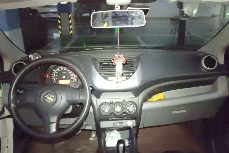 Used Suzuki Alto 2016 1.0L Automatic Deluxe Xuan Dong Edition Center Console