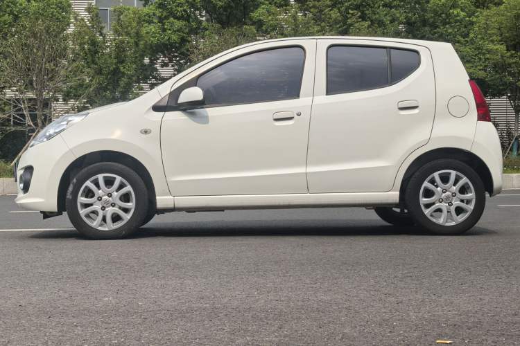 Used Suzuki Alto 2016 1.0L Automatic Deluxe Xuan Dong Edition Exterior 5