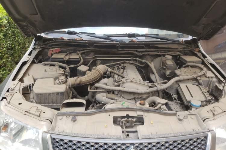 Used Suzuki Grand Vitara 2007 1.6 MT Standard Edition Engine Bay