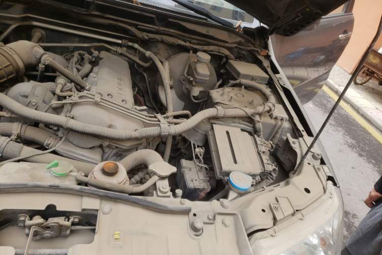 Used Suzuki Grand Vitara 2007 1.6 MT Standard Edition Engine Bay Left