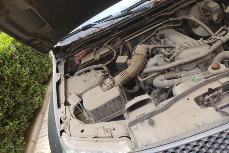 Used Suzuki Grand Vitara 2007 1.6 MT Standard Edition Engine Bay Right