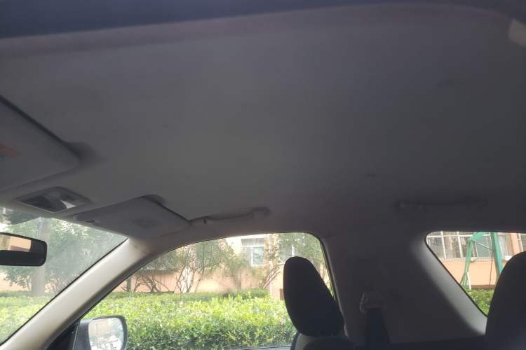 Used Suzuki Grand Vitara 2007 1.6 MT Standard Edition Headliner