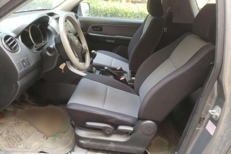 Used Suzuki Grand Vitara 2007 1.6 MT Standard Edition Left Front Seat
