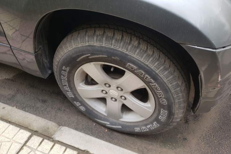 Used Suzuki Grand Vitara 2007 1.6 MT Standard Edition Right Front Wheel Hub