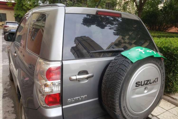 Used Suzuki Grand Vitara 2007 1.6 MT Standard Edition Trunk