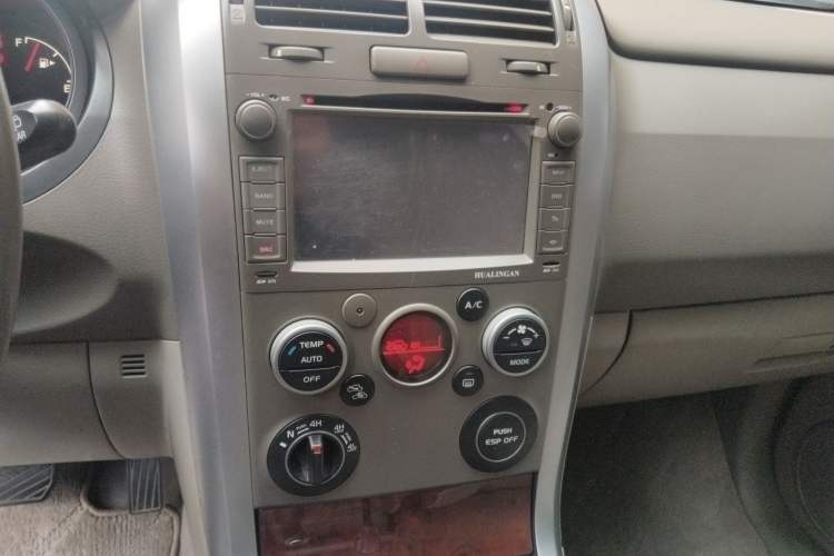 Used Suzuki Grand Vitara 2008 2.4 AT JLX-EL 5-Door Version Audio And AC Panel