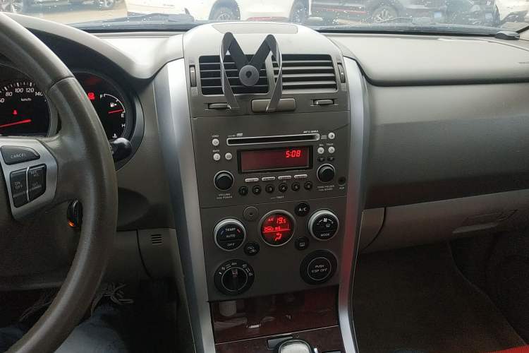Used Suzuki Grand Vitara 2008 2.4 MT JLX-EL 5-Door Version Audio And AC Panel