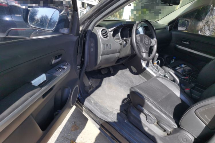 Used Suzuki Grand Vitara 2008 2.4 AT JX-EH 3-Door Version Interior 3
