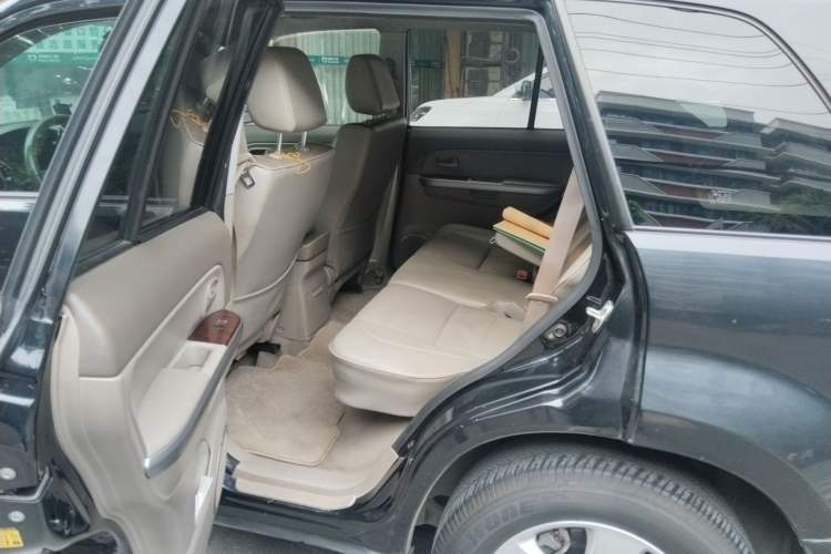 Used Suzuki Grand Vitara 2008 2.4 AT JLX-EL 5-Door Version Left Rear Seat