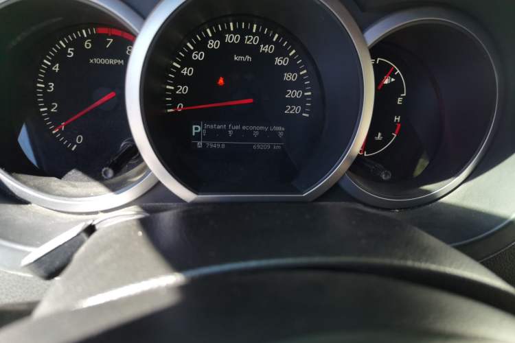 Used Suzuki Grand Vitara 2008 2.4 AT JX-EH 3-Door Version Odometer Close Up