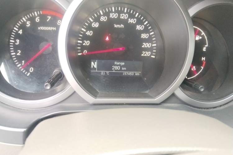 Used Suzuki Grand Vitara 2008 2.4 AT JLX-EL 5-Door Version Odometer Close Up