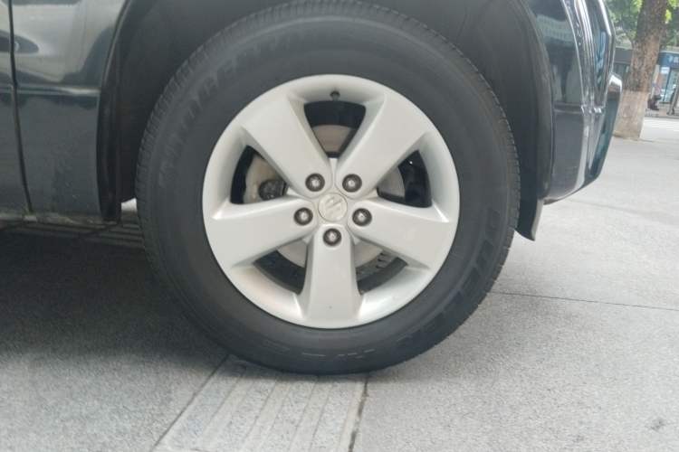 Used Suzuki Grand Vitara 2008 2.4 AT JLX-EL 5-Door Version Right Front Wheel Hub
