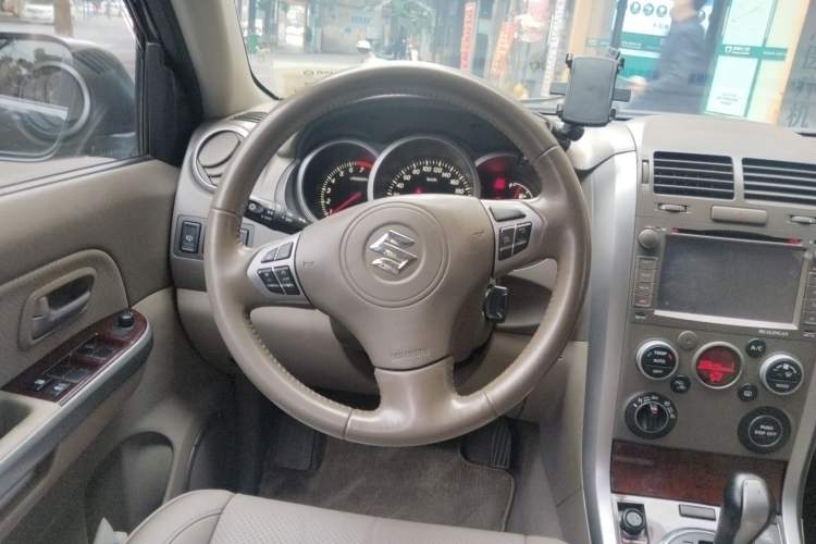 Used Suzuki Grand Vitara 2008 2.4 AT JLX-EL 5-Door Version Steering Wheel
