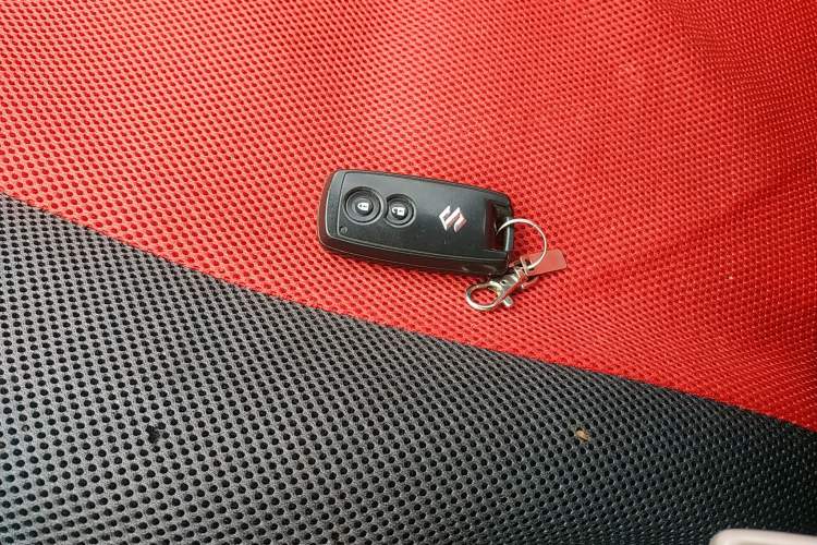 Used Suzuki Grand Vitara 2008 2.4 MT JLX-EL 5-Door Version Vehicle Key