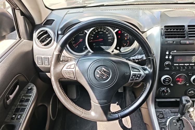 Used Suzuki Grand Vitara 2008 2.4 AT JLX-EL 5-Door Version Steering Wheel