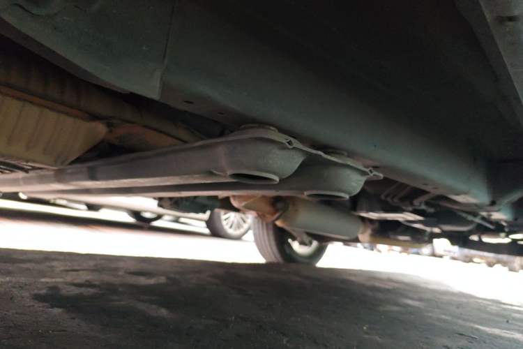 Used Suzuki Grand Vitara 2011 2.4 AT JLX-EL 5-Door Version Chassis Front Left