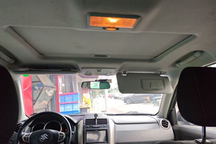 Used Suzuki Grand Vitara 2011 2.4 AT JLX-EL 5-Door Version Headliner