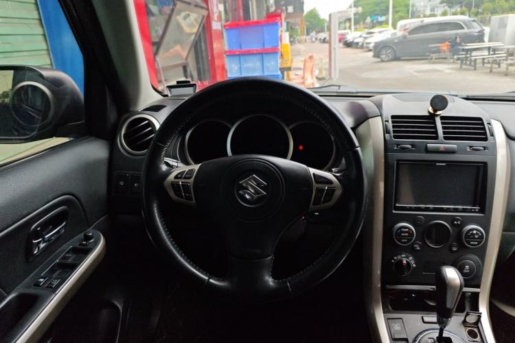 Used Suzuki Grand Vitara 2011 2.4 AT JLX-EL 5-Door Version Steering Wheel