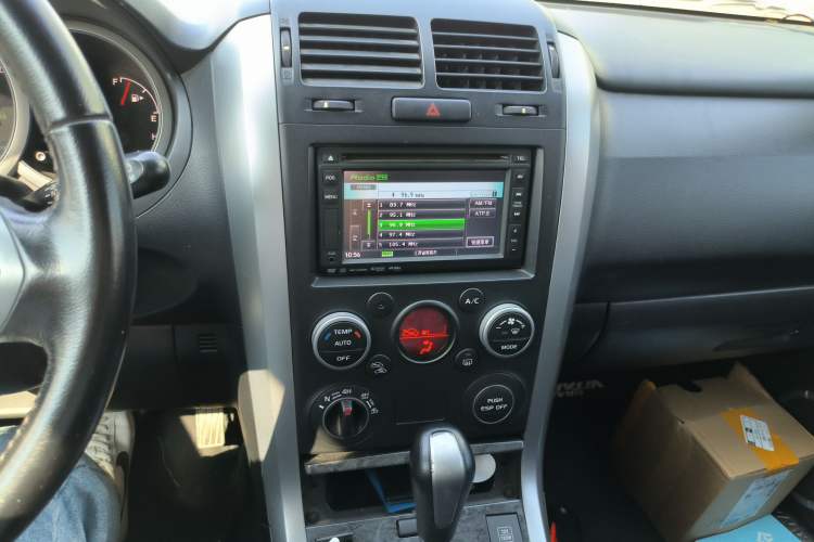 Used Suzuki Grand Vitara 2011 2.4 AT JLX-EL 5-Door Version Audio And AC Panel