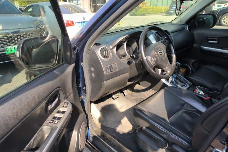 Used Suzuki Grand Vitara 2011 2.4 AT JLX-EL 5-Door Version Driver Seat