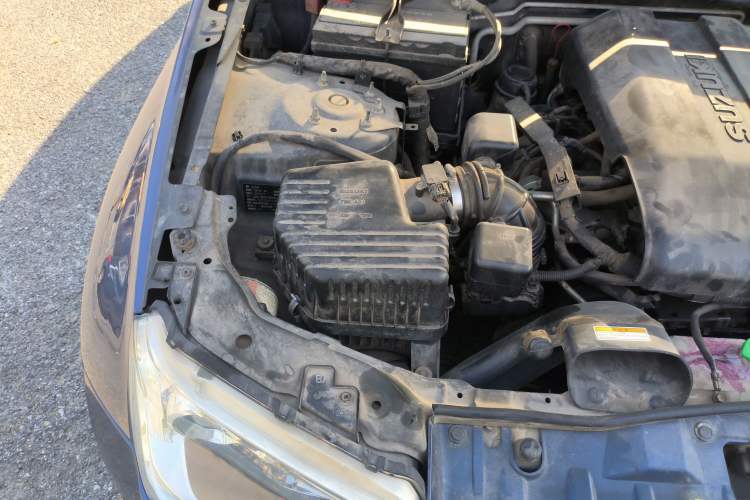 Used Suzuki Grand Vitara 2011 2.4 AT JLX-EL 5-Door Version Engine Bay Right