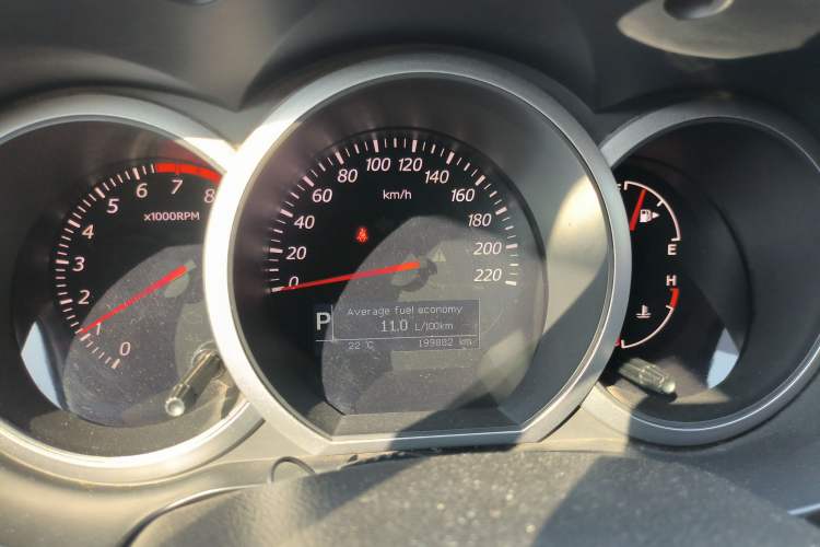 Used Suzuki Grand Vitara 2011 2.4 AT JLX-EL 5-Door Version Instrument Cluster