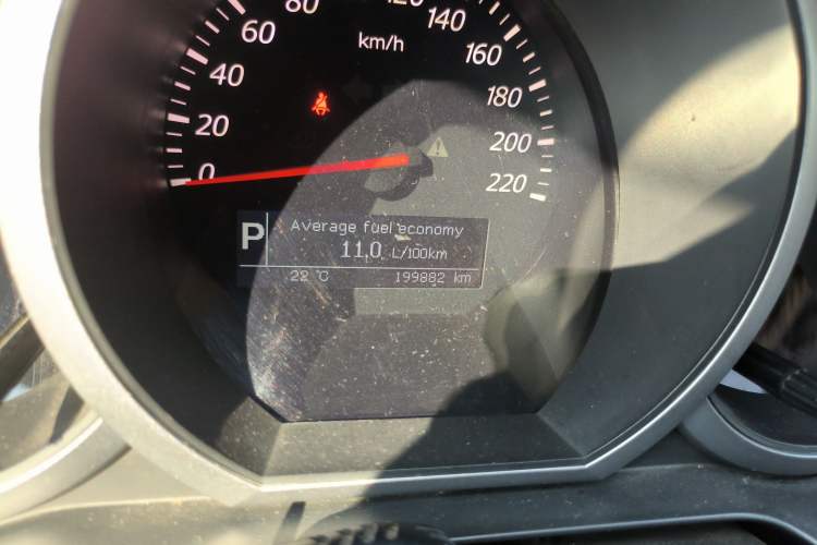 Used Suzuki Grand Vitara 2011 2.4 AT JLX-EL 5-Door Version Odometer Close Up