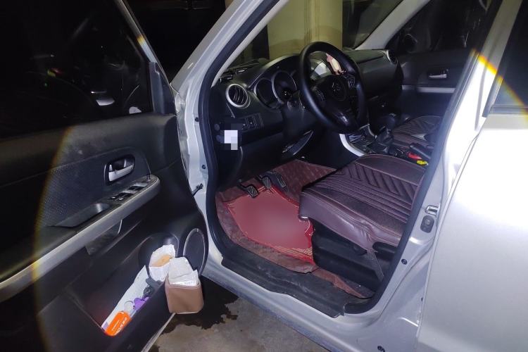 Used Suzuki Grand Vitara 2011 2.4 MT JLX-EL 5-Door Version Driver Seat