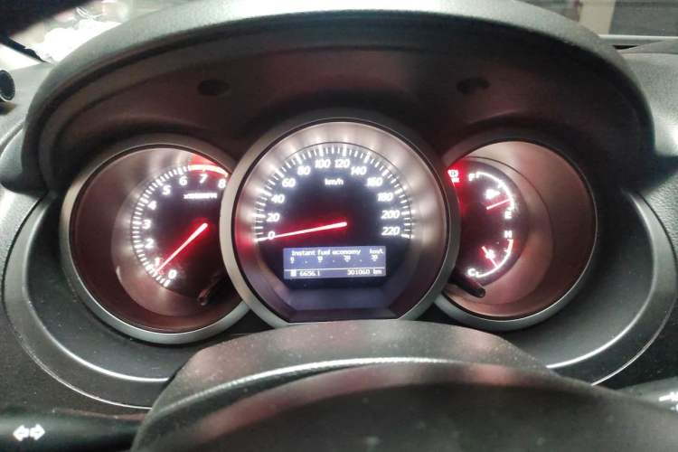 Used Suzuki Grand Vitara 2011 2.4 MT JLX-EL 5-Door Version Instrument Cluster