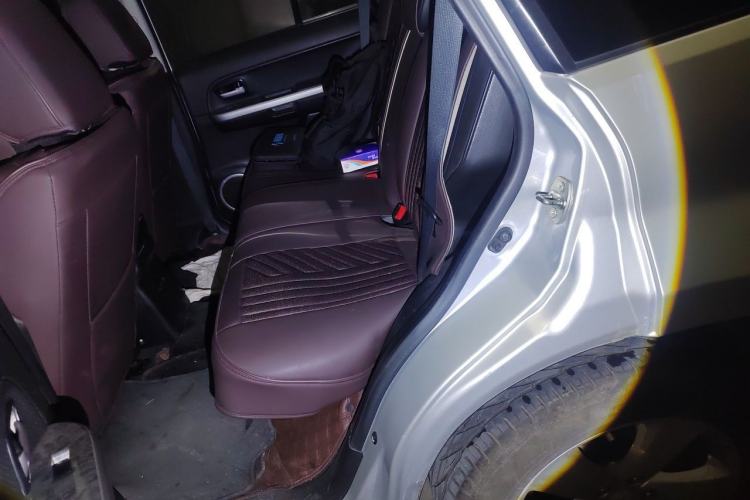 Used Suzuki Grand Vitara 2011 2.4 MT JLX-EL 5-Door Version Left Rear Seat