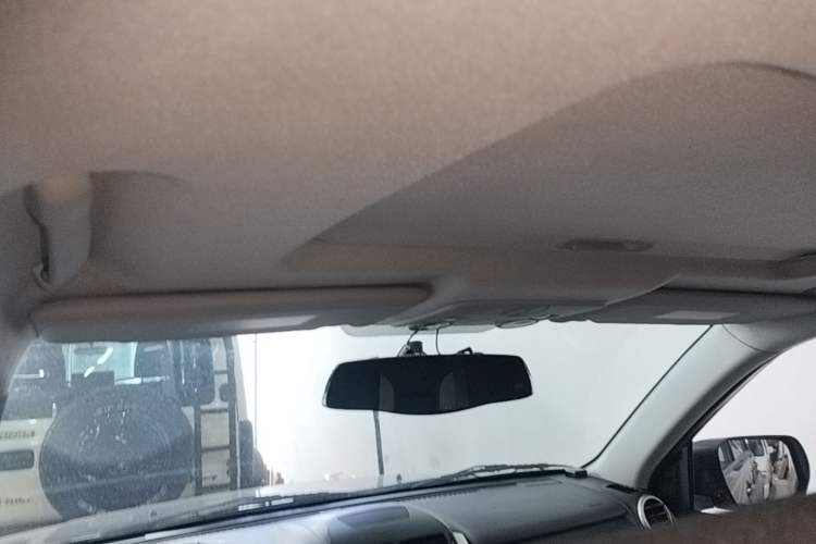 Used Suzuki Grand Vitara 2012 2.4L AT Luxury Navigation 5-Door Version Headliner