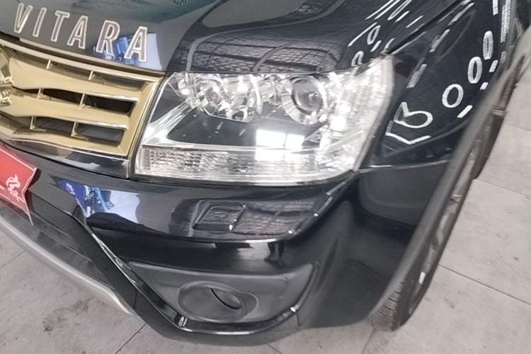 Used Suzuki Grand Vitara 2012 2.4L AT Luxury Navigation 5-Door Version Left Front Headlight