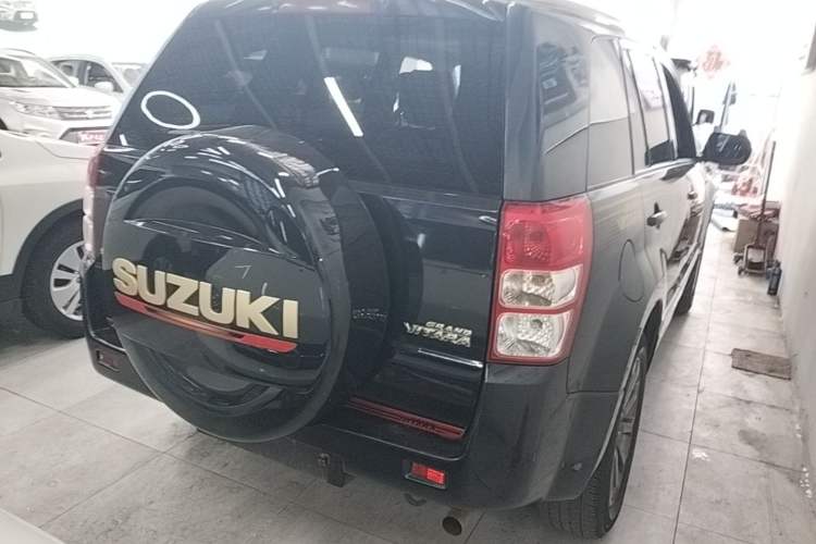 Used Suzuki Grand Vitara 2012 2.4L AT Luxury Navigation 5-Door Version Rear Right 45 Deg
