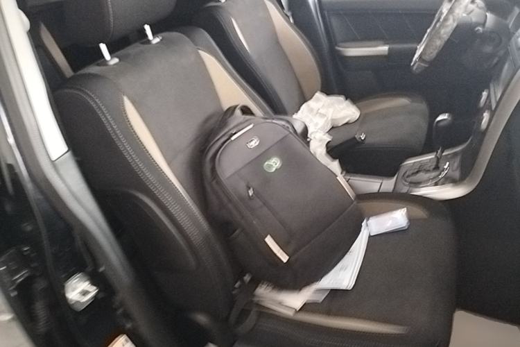 Used Suzuki Grand Vitara 2012 2.4L AT Luxury Navigation 5-Door Version Right Front Seat