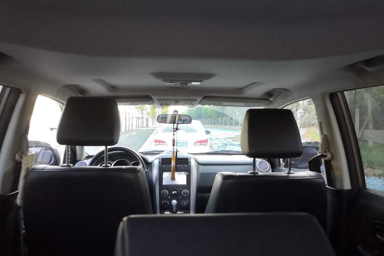 Used Suzuki Grand Vitara 2012 2.4L AT Luxury Navigation 5-Door Version Headliner