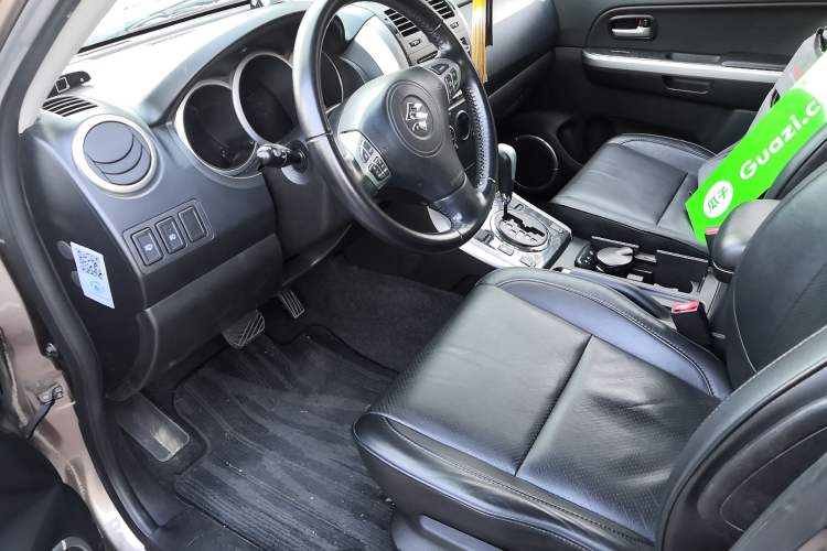 Used Suzuki Grand Vitara 2012 2.4L AT Luxury Navigation 5-Door Version Left Front Seat