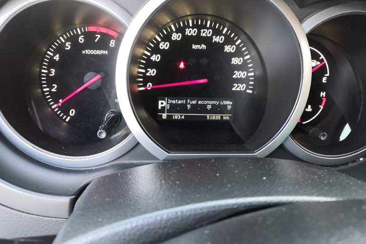 Used Suzuki Grand Vitara 2012 2.4L AT Luxury Navigation 5-Door Version Odometer Close Up