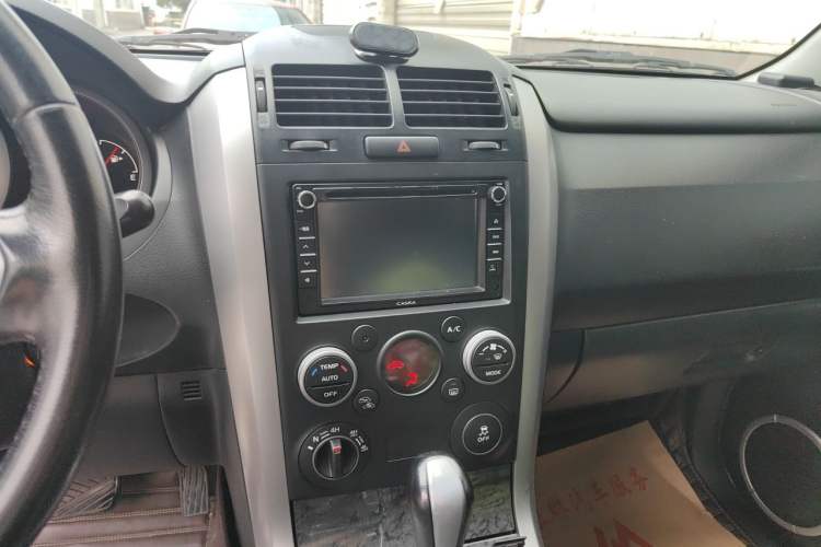 Used Suzuki Grand Vitara 2012 2.4L AT Luxury Navigation 5-Door Version Audio And AC Panel
