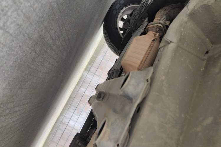 Used Suzuki Grand Vitara 2012 2.4L AT Luxury Navigation 5-Door Version Chassis Front Left